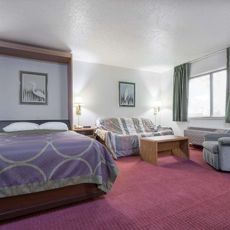 Super 8 By Wyndham Fond Du Lac Exterior photo