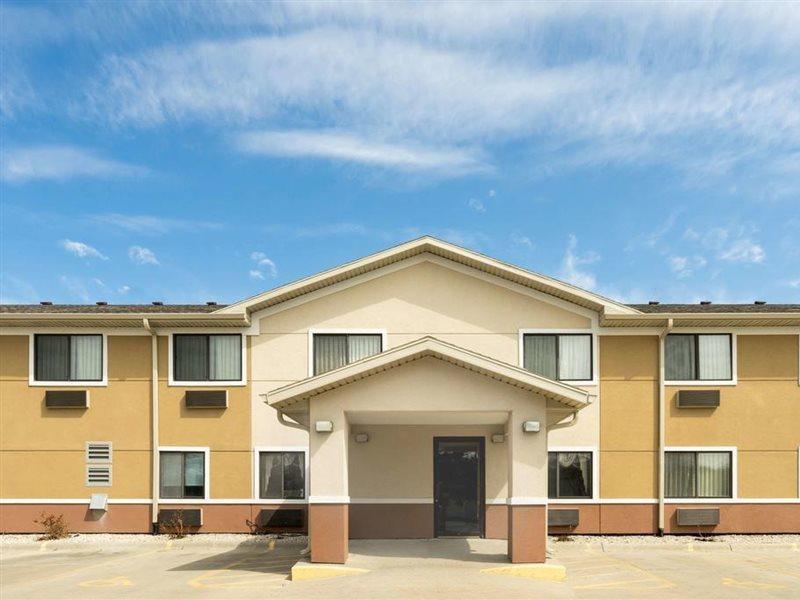 Super 8 By Wyndham Fond Du Lac Exterior photo
