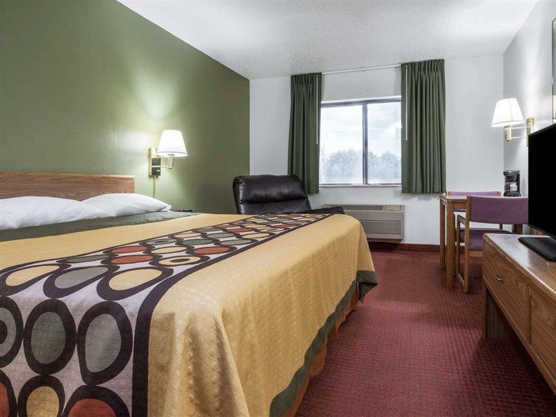 Super 8 By Wyndham Fond Du Lac Exterior photo