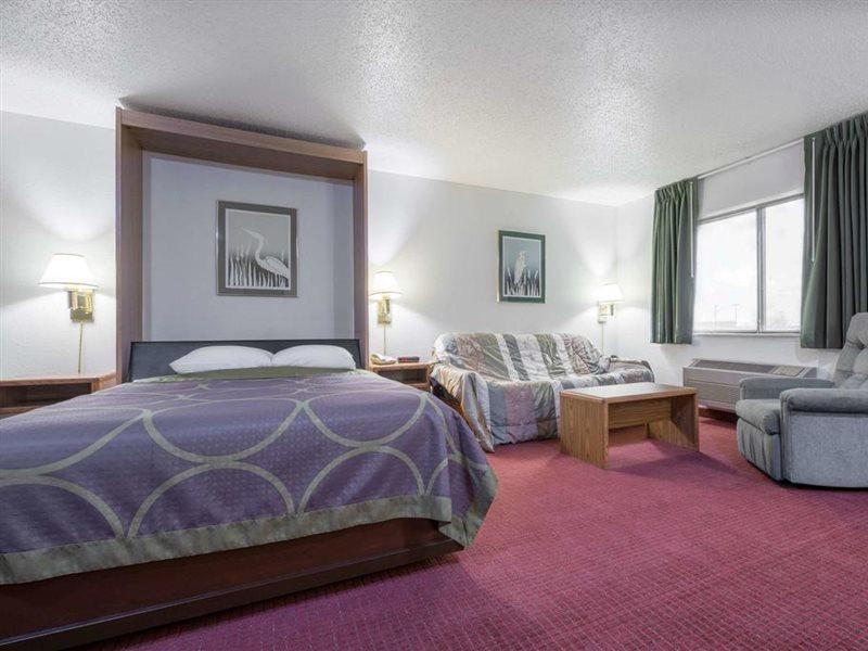 Super 8 By Wyndham Fond Du Lac Exterior photo