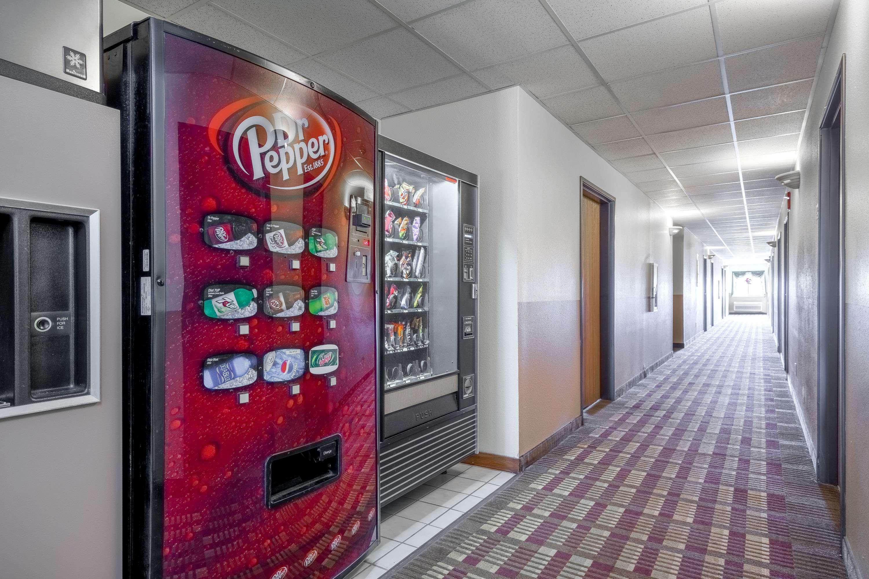 Super 8 By Wyndham Fond Du Lac Exterior photo